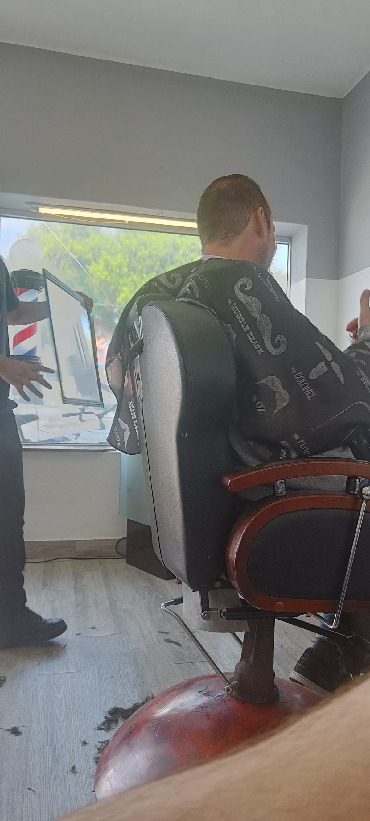 Matheus Jesus barber shop photo 3