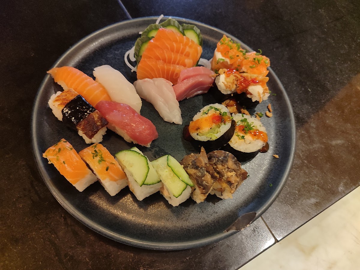 KOI Sushi House photo 3