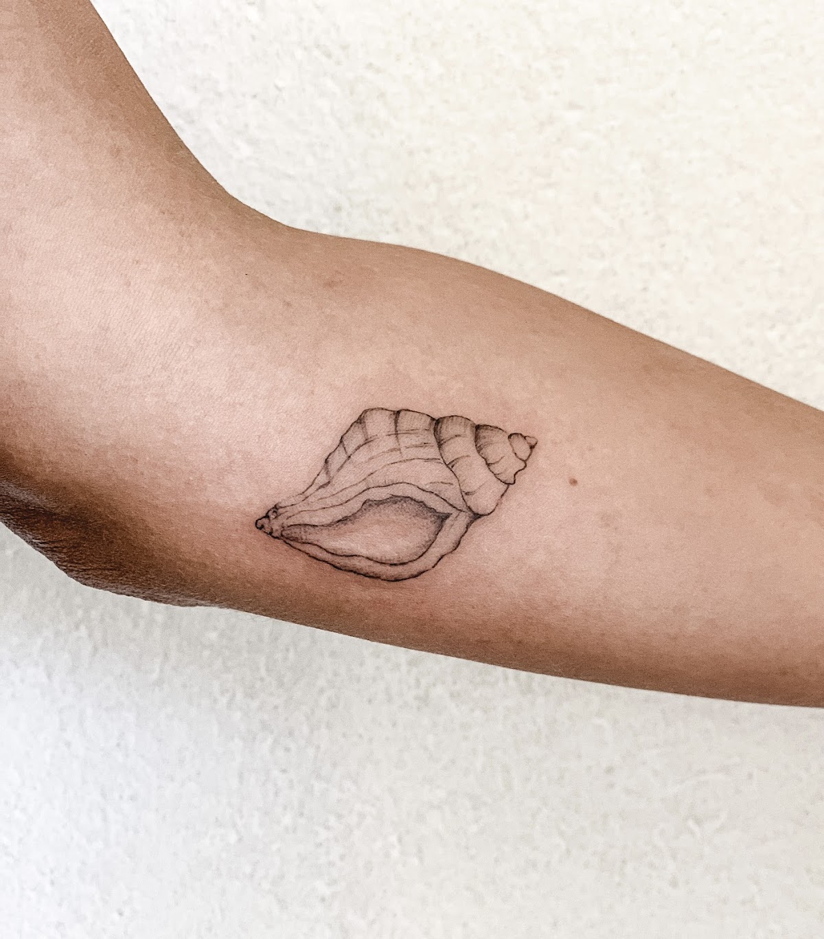 Lari Vasconcelos Tattoo photo 3