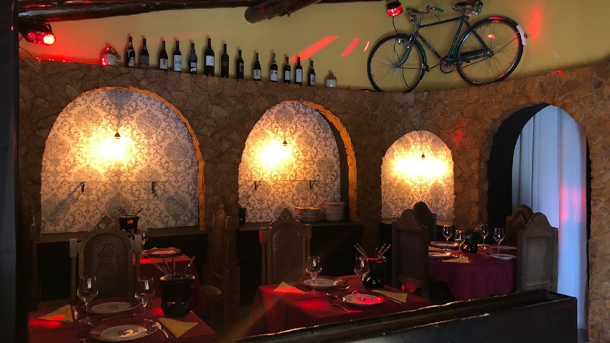 Mondego - Fondue Dancing Bar