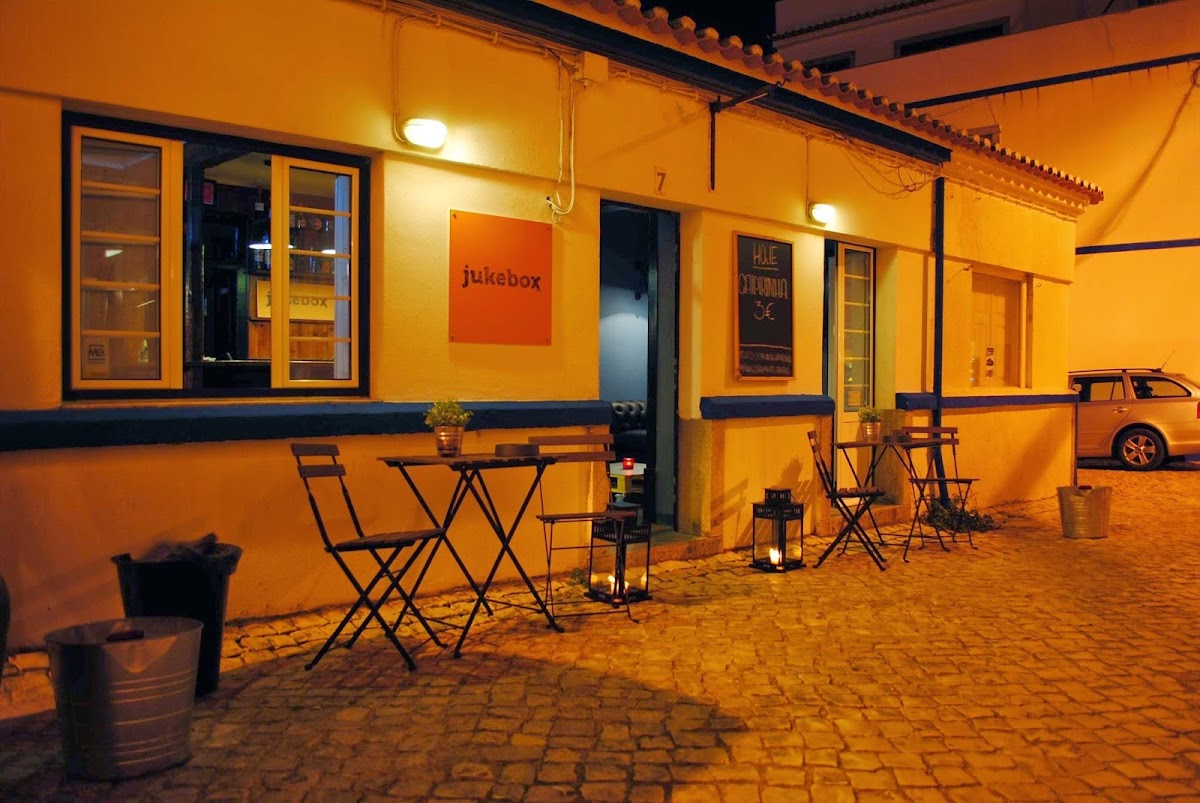 Jukebox Bar